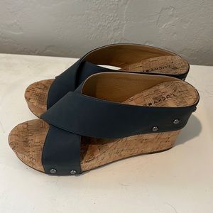 Lucky brand 7.5 dark grey wedges